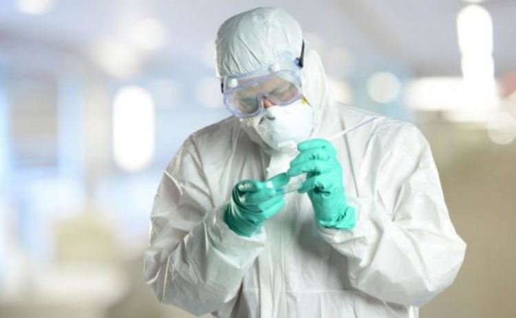 Временно отстраняват от работа неваксинирани лекари в Италия