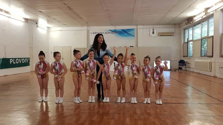 Всички 19 състезатели на „Виолена“ с медали от Национален турнир 