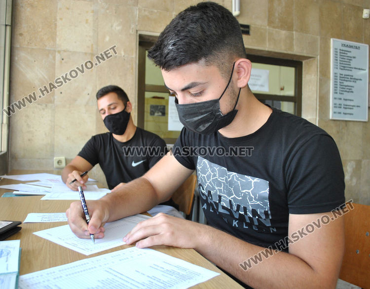 Мустафа Мустафа и Мерт Мустафа