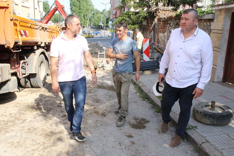 Делян Добрев: Водопроводи в Хасково от преди Втората световна война подменени с пари от кабинета Борисов