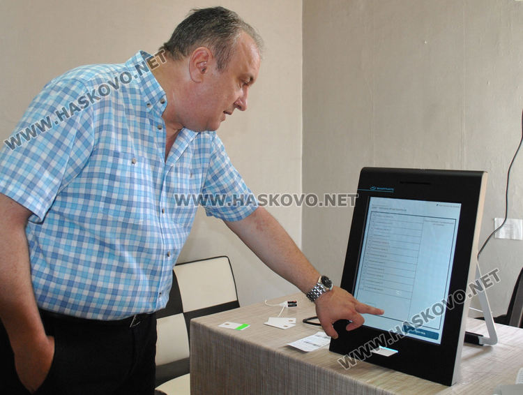 Вместо флашка, председатели на СИК отчитат пломби на машини пред РИК