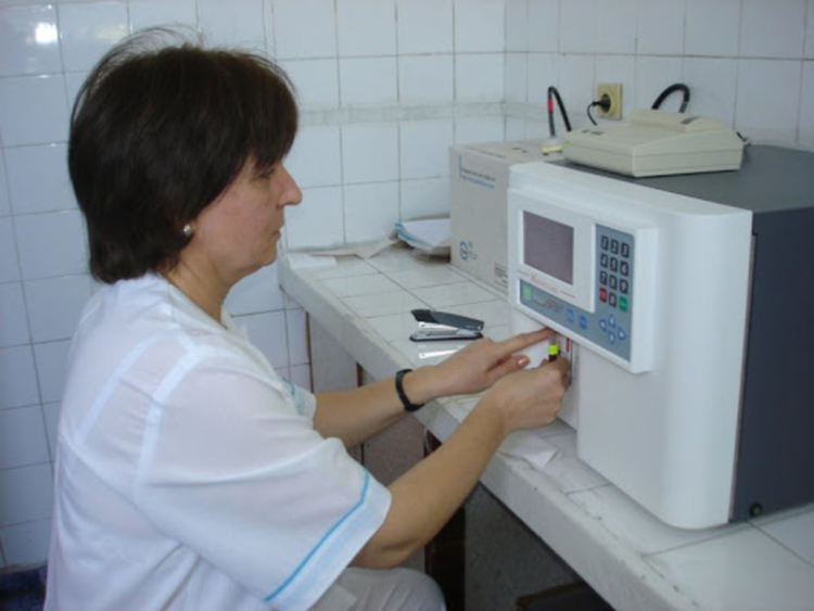 Оторизираха първомайската лаборатория да издава документ за резултатите от антигенните тестове