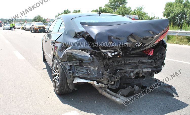 Три коли катастрофираха до Бирената, едната излетя от пътя