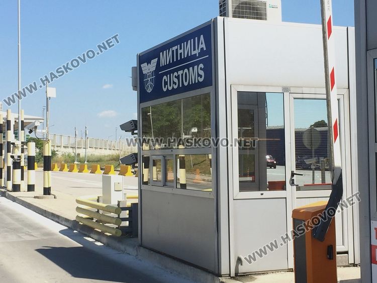 Митнически и гранични служители откриха 4.5 кг метамфетамин в шофьорската кабина на камион