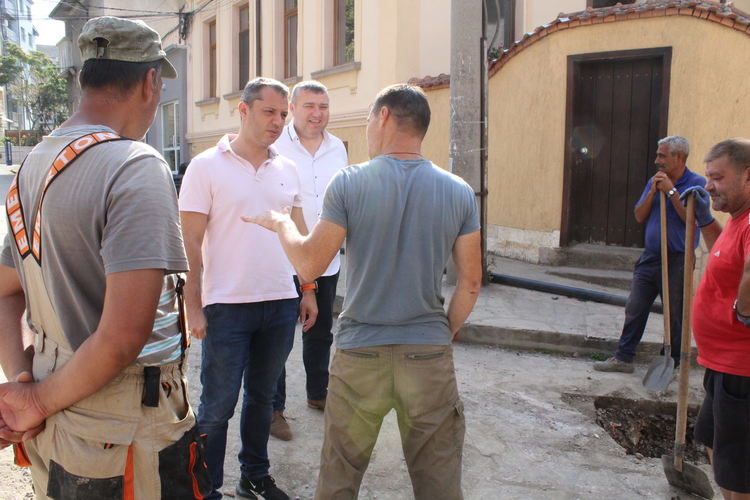 Делян Добрев: Водопроводи в Хасково от преди Втората световна война подменени с пари от кабинета Борисов