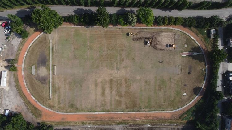 Разкопаха тревното покритие на стадион „Младост“