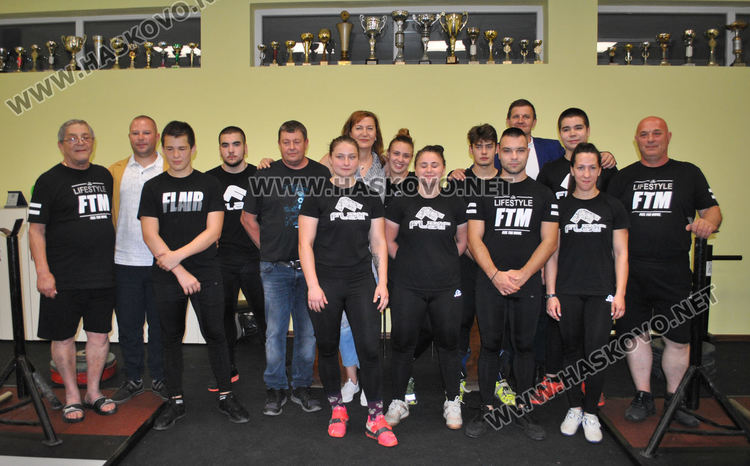 Хасковските шампиони по вдигане на тежести вече тренират в обновена зала 