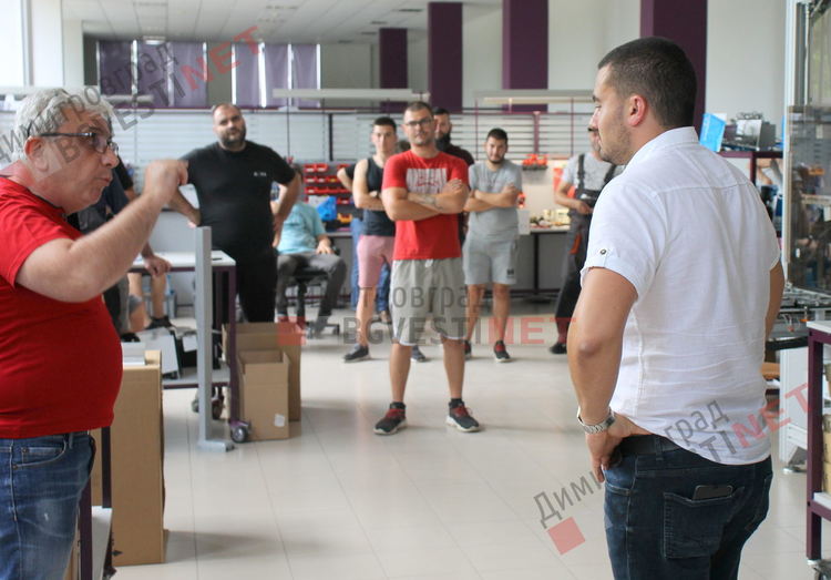 Кандидатът на ГЕРБ Божидар Петков проведе срещи-разговори със служители на димитровградски предприятия