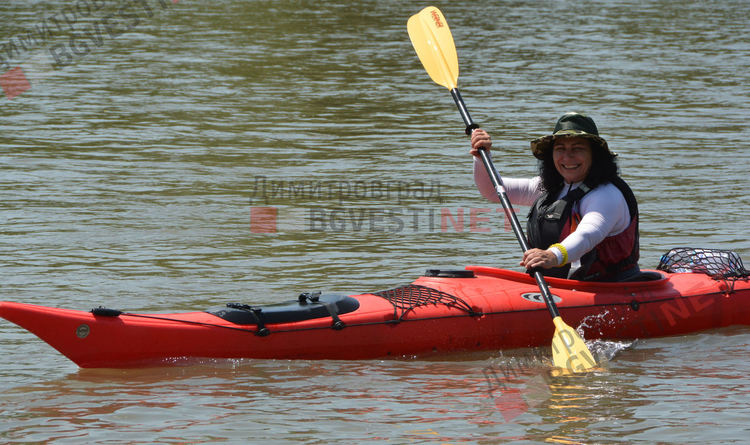 Каяци "превземат" водите на река Марица при Димитровград