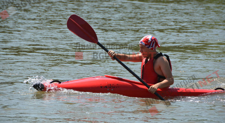 Каяци "превземат" водите на река Марица при Димитровград