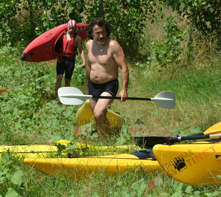 Каяци "превземат" водите на река Марица при Димитровград