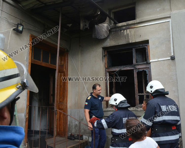 Търсят дете при пожар в къща в с.Узунджово
