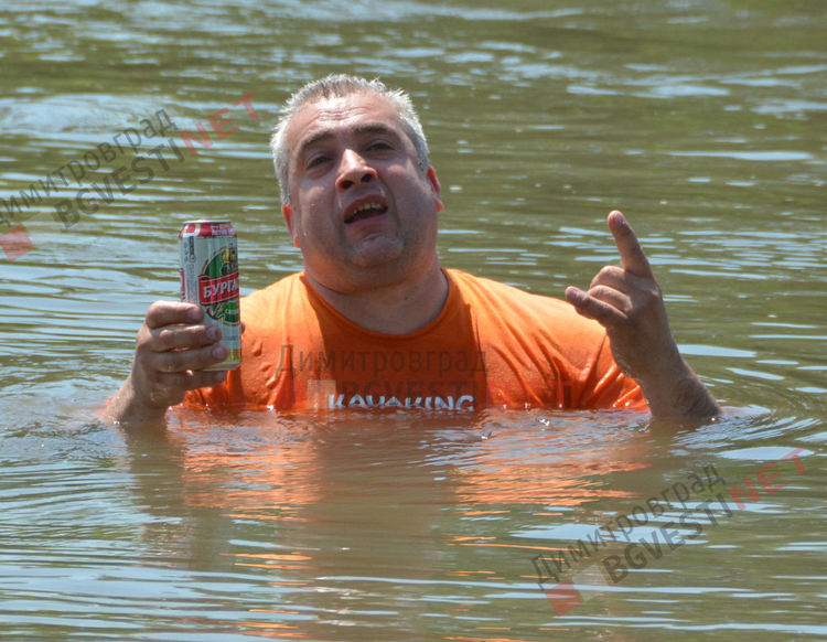 Каяци "превземат" водите на река Марица при Димитровград