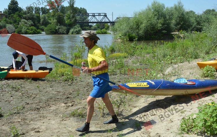 Каяци "превземат" водите на река Марица при Димитровград