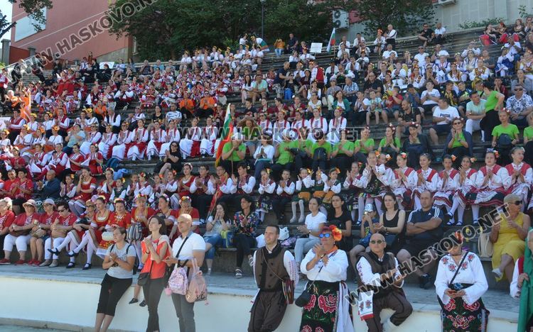  Над 1000 танцьори от 30 клуба на „Хайдушка софра“ в Хасково