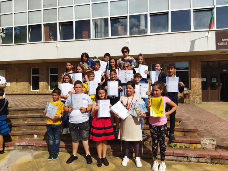 Основните училища в Смолян тържествено изпратиха седмокласниците си /ГАЛЕРИЯ/