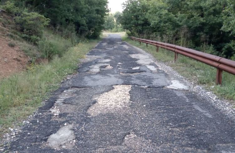"Републиканци за България" ремонтираха общински път в Кърджалийско