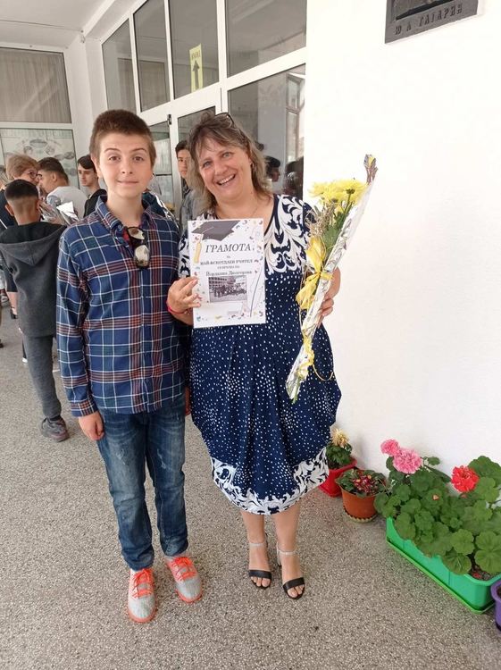 Основните училища в Смолян тържествено изпратиха седмокласниците си /ГАЛЕРИЯ/