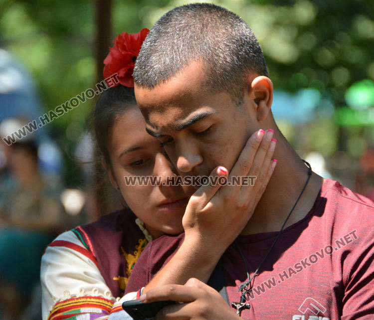 Спомени и песни за бежанците от Тракия и Македония събраха наследниците им в Градската градина