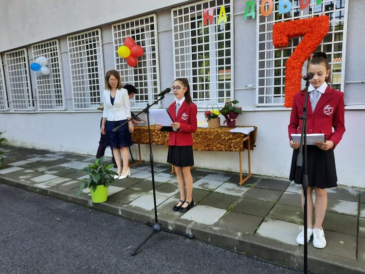 Основните училища в Смолян тържествено изпратиха седмокласниците си /ГАЛЕРИЯ/