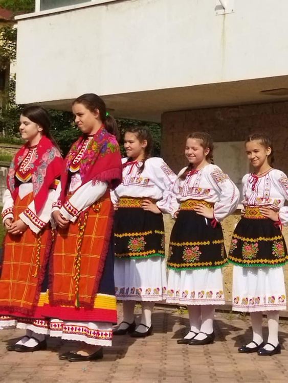 Основните училища в Смолян тържествено изпратиха седмокласниците си /ГАЛЕРИЯ/