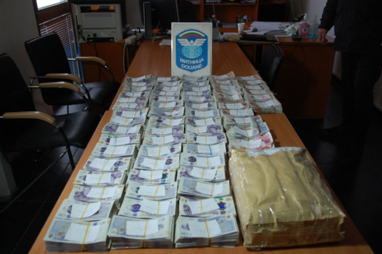 Снимки : Агенция "Митници"