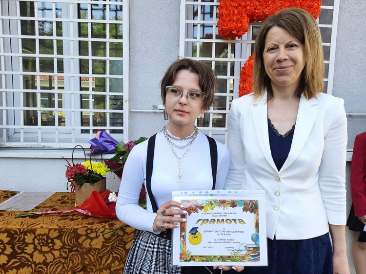 Основните училища в Смолян тържествено изпратиха седмокласниците си /ГАЛЕРИЯ/