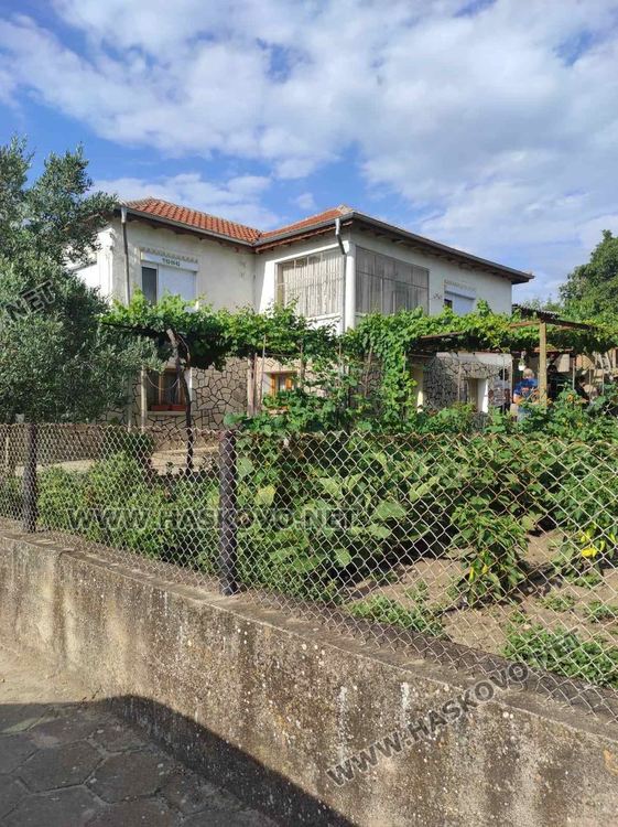 Снимки: МВР. Имотът в с. Димитровче