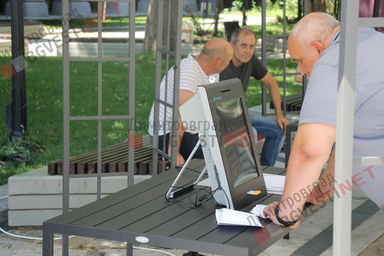 Днес всеки желаещ може да гласува тестово с машина в центъра на Димитровград