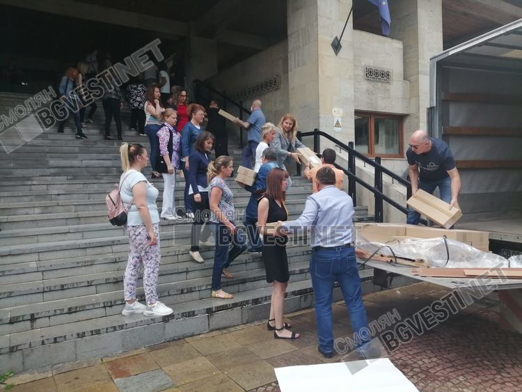 Пристигнаха хартиените бюлетини за вота на 11 юли