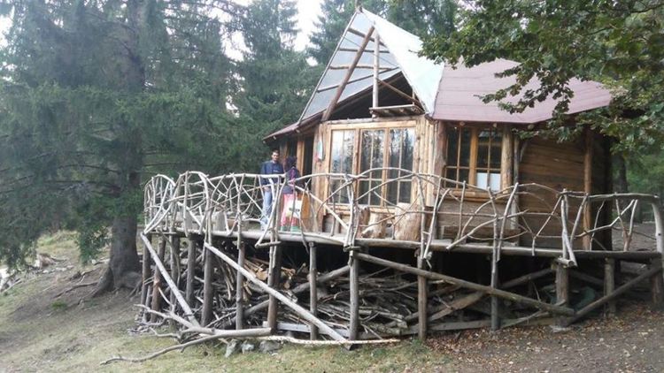 Няма край! Вандали посегнаха и на детски парк "Амзово"