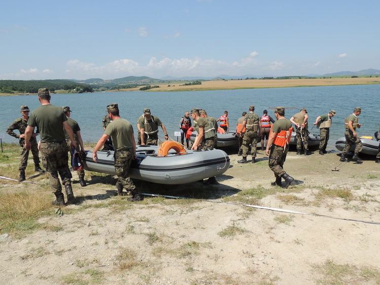 В гарнизон Хасково военнослужещи и пожарникари проведоха съвместни занятия 