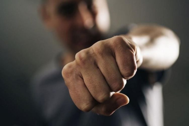 Пак пиянски побой! Смолянчанин счупи носа на 22-годишен 