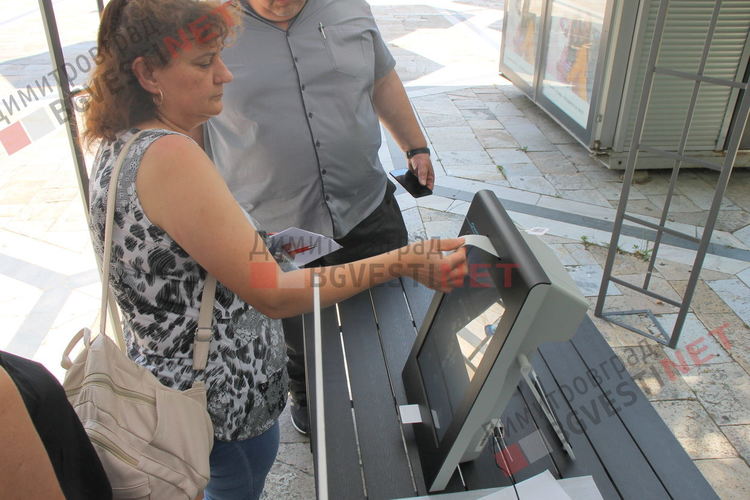 Днес всеки желаещ може да гласува тестово с машина в центъра на Димитровград