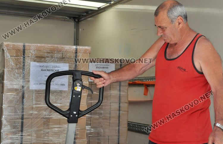 Пристигнаха 234 600 бюлетини за област Хасково