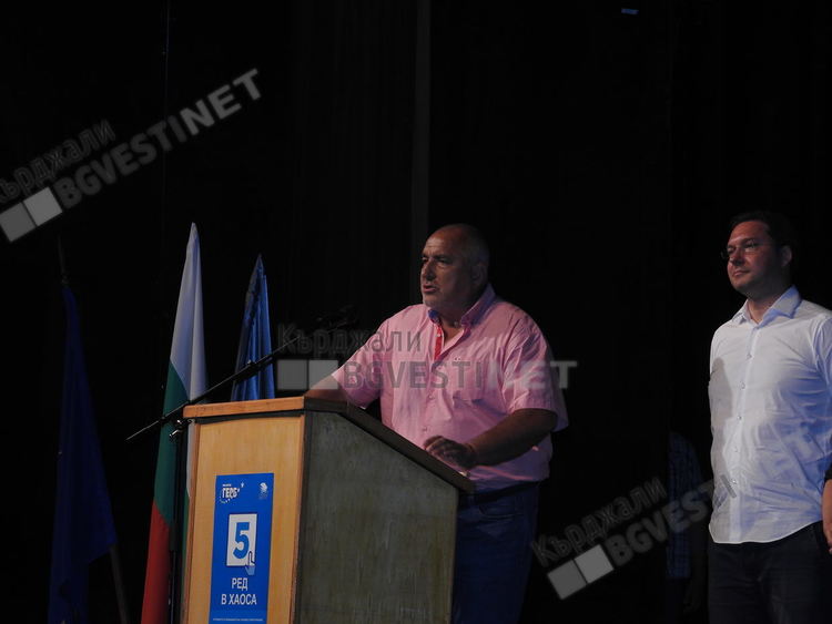 Бойко Борисов в Кърджали: Винаги сте ми вярвали, ще ви изведа до победа!