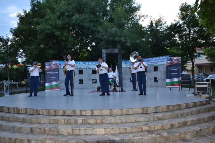 Духът на Америка завладя Момчилград