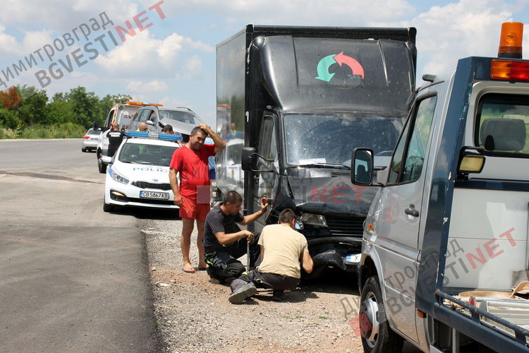 Направиха сефтето! Първа катастрофа на новооткрития участък за Стара Загора, часове след пуска му