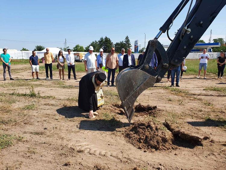 Направиха Първа копка на бъдещия търговски парк 