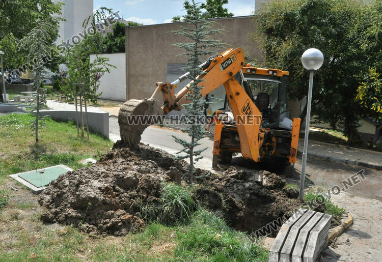 Затвориха ул. „Цар Страшимир“ заради авария, част от „Орфей“ без вода