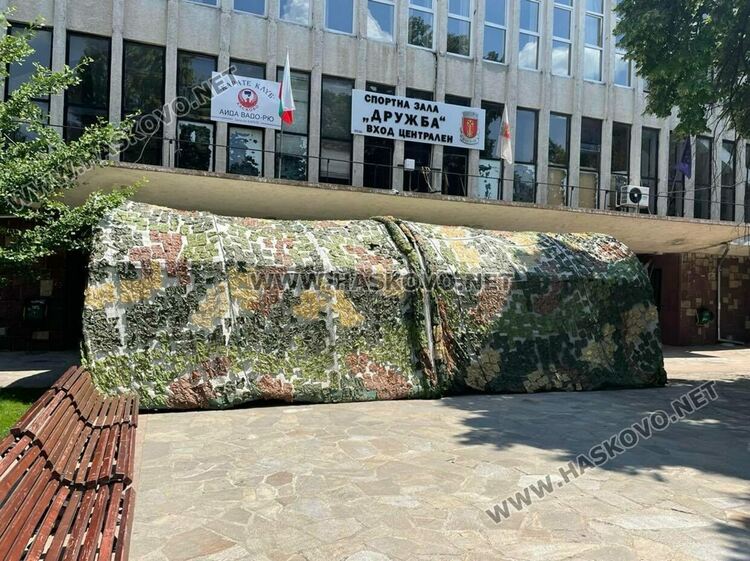 РИК-Хасково се подготвя за изборите. Разпределят предаването по секции още преди залата