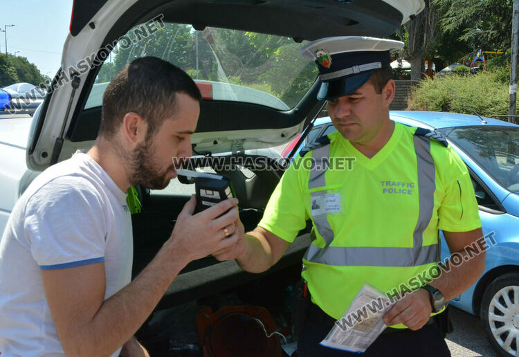 Такси и Ауди се разбиха на Кърджалийска