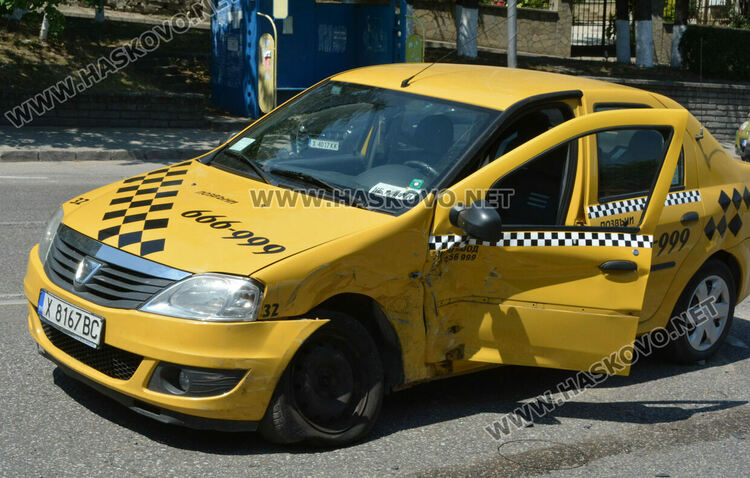 Такси и Ауди се разбиха на Кърджалийска