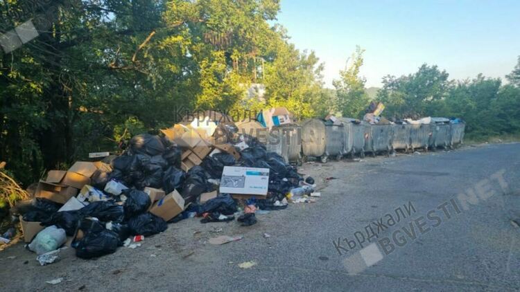 Хотелиерите в Главатарци посрещат туристите с камари от боклуци