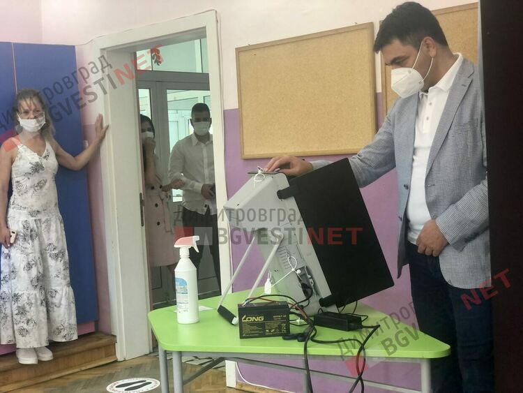 Иво Димов гласува за нормалност, диалогичност и разум