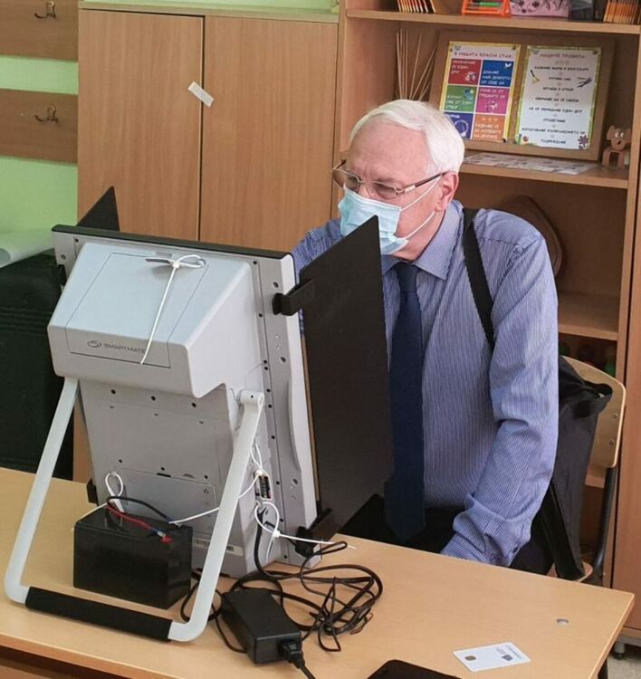 Велизар Енчев