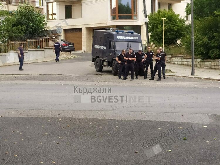 480 служители на реда бдят за нормално протичане на вота, изборният ден стартира нормално