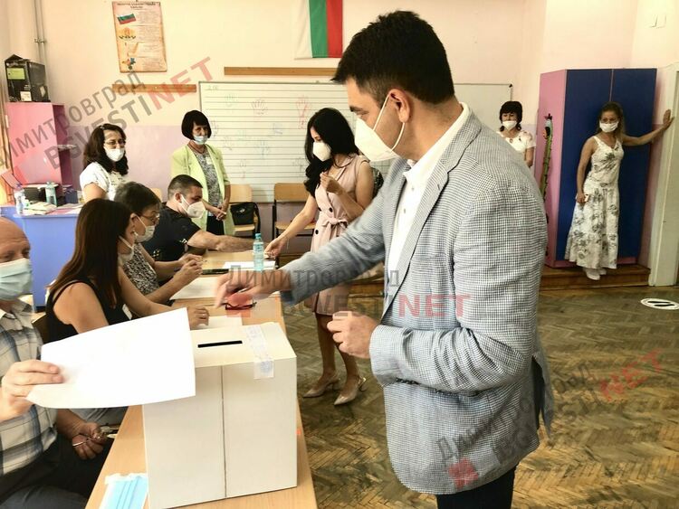 Иво Димов гласува за нормалност, диалогичност и разум