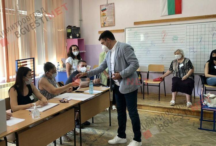 Иво Димов гласува за нормалност, диалогичност и разум