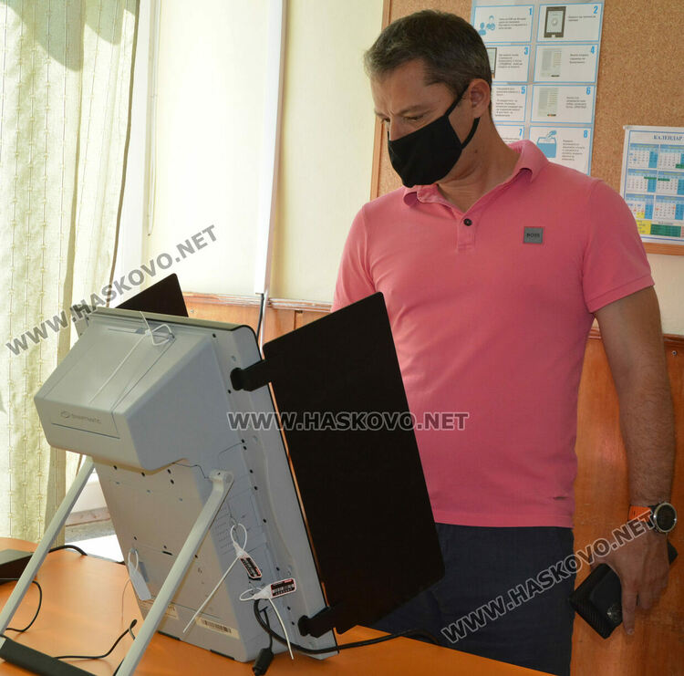 Делян Добрев: Гласувах за правителство, което да продължи да помага на Хасково 